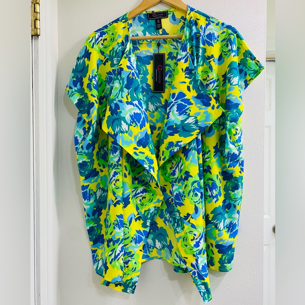 NWT Christian Siriano size M/L Garden Floral Sunburst Top - Blue and Yellow